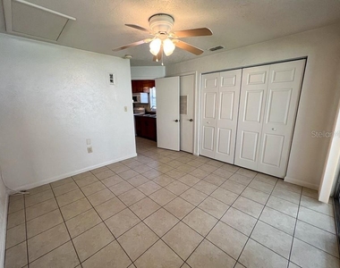 1406 Sw 18th Place - Photo Thumbnail 8