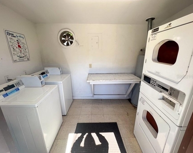 1406 Sw 18th Place - Photo Thumbnail 15