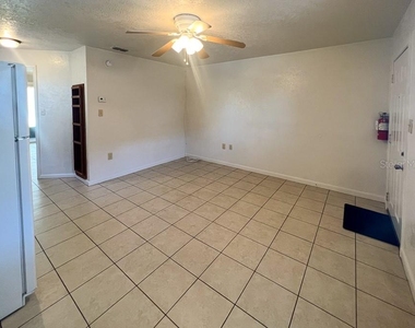 1406 Sw 18th Place - Photo Thumbnail 3