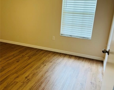 5440 Rosewall Circle - Photo Thumbnail 8
