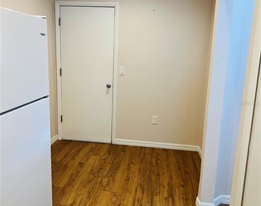 5440 Rosewall Circle - Photo Thumbnail 4