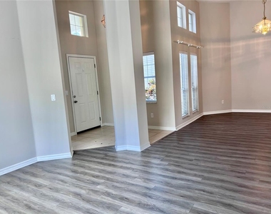70 Wellesley Lane - Photo Thumbnail 5