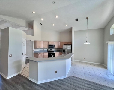 70 Wellesley Lane - Photo Thumbnail 11