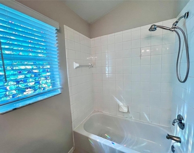 70 Wellesley Lane - Photo Thumbnail 22