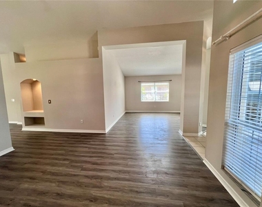 70 Wellesley Lane - Photo Thumbnail 10