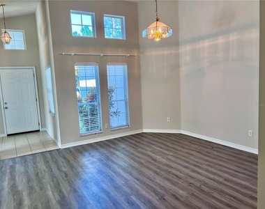 70 Wellesley Lane - Photo Thumbnail 4
