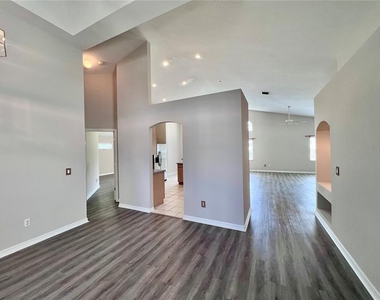 70 Wellesley Lane - Photo Thumbnail 7