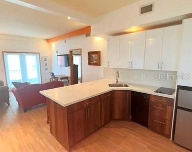 101 Palm Harbor Parkway - Photo Thumbnail 5