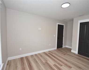 55 Louisiana Drive - Photo Thumbnail 30