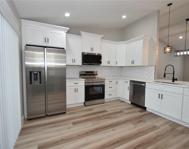 55 Louisiana Drive - Photo Thumbnail 14