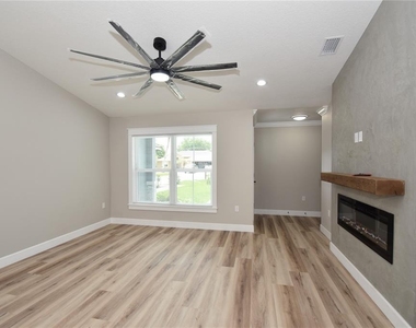55 Louisiana Drive - Photo Thumbnail 2