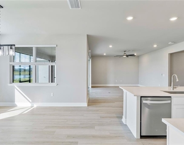 16420 Seven Lakes Avenue - Photo Thumbnail 25