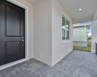 16420 Seven Lakes Avenue - Photo Thumbnail 1
