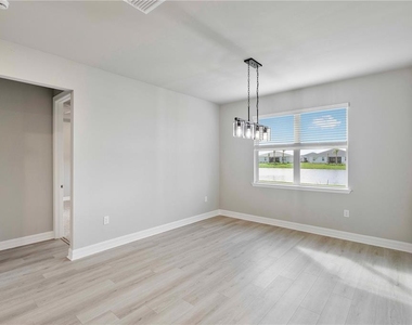 16420 Seven Lakes Avenue - Photo Thumbnail 15