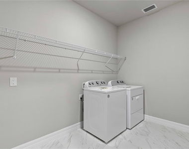16420 Seven Lakes Avenue - Photo Thumbnail 8