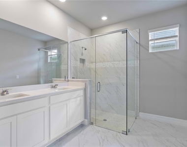 16420 Seven Lakes Avenue - Photo Thumbnail 22