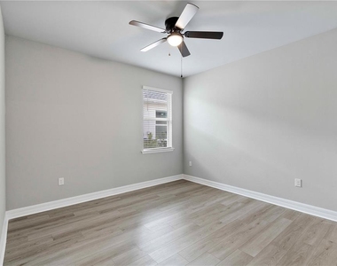 16420 Seven Lakes Avenue - Photo Thumbnail 9