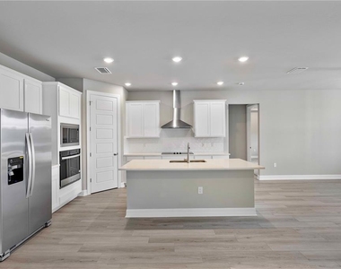 16420 Seven Lakes Avenue - Photo Thumbnail 14