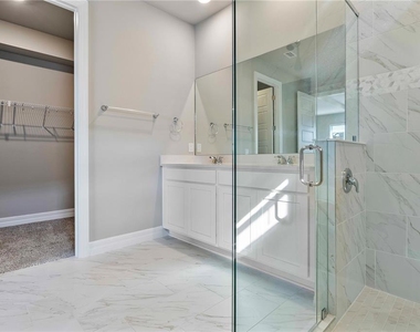 16420 Seven Lakes Avenue - Photo Thumbnail 24