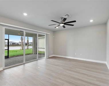 16420 Seven Lakes Avenue - Photo Thumbnail 13