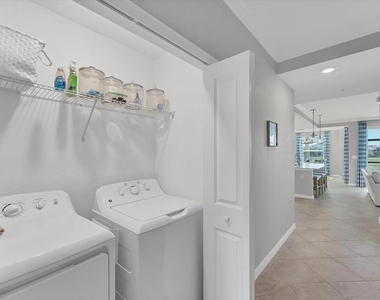 14184 Heritage Landing Boulevard - Photo Thumbnail 24