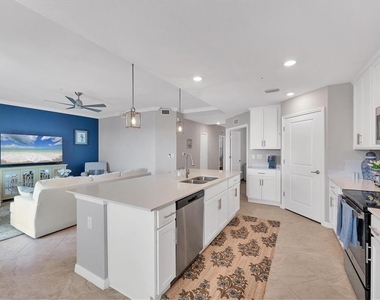 14184 Heritage Landing Boulevard - Photo Thumbnail 12