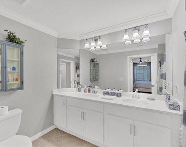 14184 Heritage Landing Boulevard - Photo Thumbnail 19