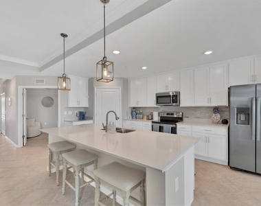14184 Heritage Landing Boulevard - Photo Thumbnail 8