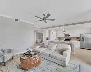 14184 Heritage Landing Boulevard - Photo Thumbnail 7
