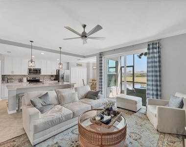 14184 Heritage Landing Boulevard - Photo Thumbnail 6