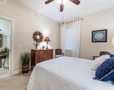 10521 Amberjack Way - Photo Thumbnail 44