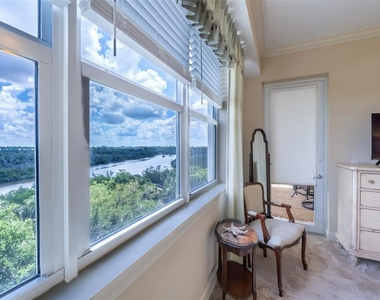 10521 Amberjack Way - Photo Thumbnail 34