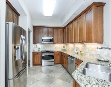 10521 Amberjack Way - Photo Thumbnail 12