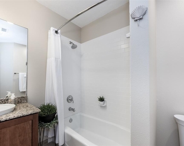 10521 Amberjack Way - Photo Thumbnail 47