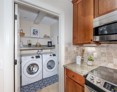 10521 Amberjack Way - Photo Thumbnail 16