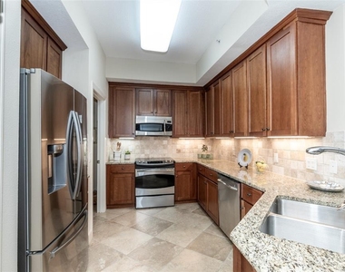 10521 Amberjack Way - Photo Thumbnail 13
