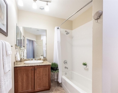 10521 Amberjack Way - Photo Thumbnail 46