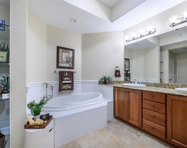 10521 Amberjack Way - Photo Thumbnail 40