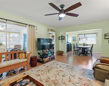 1325 Glen Oaks Drive E - Photo Thumbnail 6