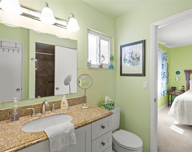 1325 Glen Oaks Drive E - Photo Thumbnail 23
