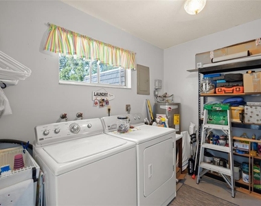 1325 Glen Oaks Drive E - Photo Thumbnail 30