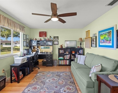 1325 Glen Oaks Drive E - Photo Thumbnail 15
