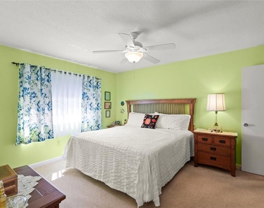 1325 Glen Oaks Drive E - Photo Thumbnail 18