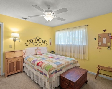 1325 Glen Oaks Drive E - Photo Thumbnail 24