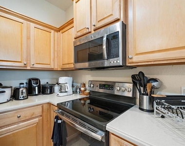 8326 Summer Greens Terrace - Photo Thumbnail 22