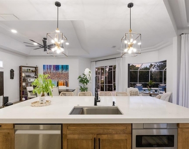 9405 Boxthorn Place - Photo Thumbnail 12