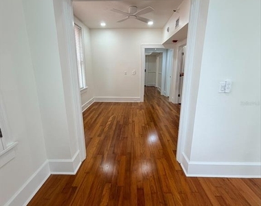 1221 N Palm Avenue - Photo Thumbnail 12
