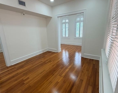 1221 N Palm Avenue - Photo Thumbnail 8