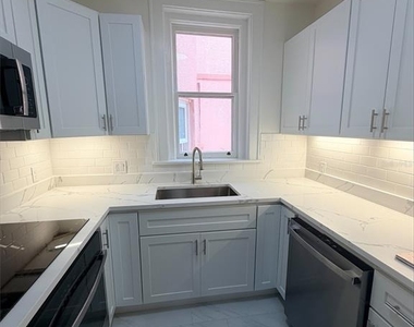 1221 N Palm Avenue - Photo Thumbnail 4