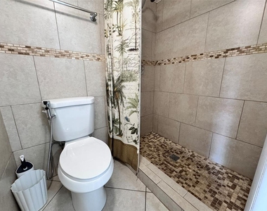 2763 Woodgate Lane - Photo Thumbnail 23